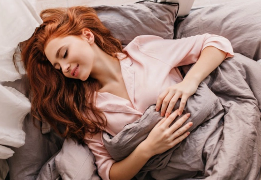 眠りながら手軽に美と健康ケア！話題の美容枕のメリットとおすすめ商品3選
