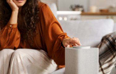 乾燥が気になる季節｜加湿器を上手に選んで快適なお部屋に！