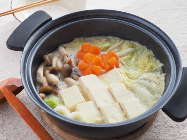 手軽に食べられてぽかぽか温まる！一人鍋のメリットやおすすめアイテムをチェック